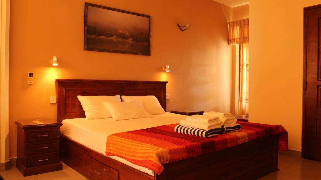 Janishi Residencies Hotel Negombo Room photo