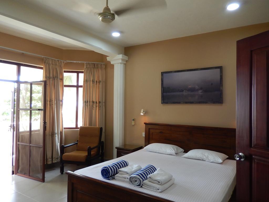Janishi Residencies Hotel Negombo Exterior photo