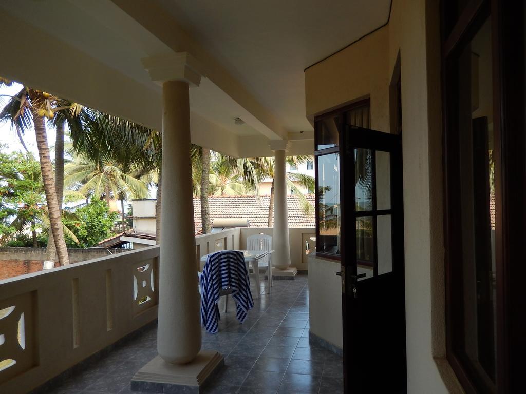 Janishi Residencies Hotel Negombo Exterior photo
