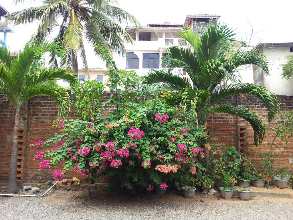 Janishi Residencies Hotel Negombo Exterior photo