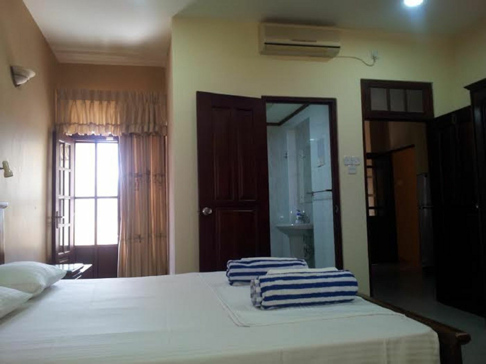 Janishi Residencies Hotel Negombo Exterior photo